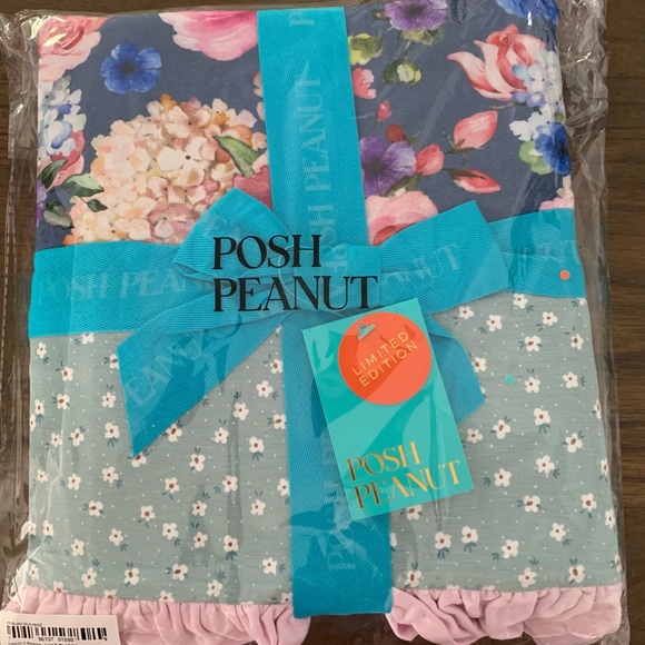 Ruffled Luxe Patoo blanket - Picture 2 of 2